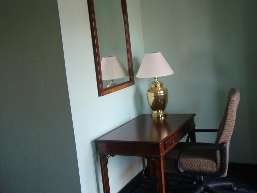 Budget Inn Mount Airy Ruang foto